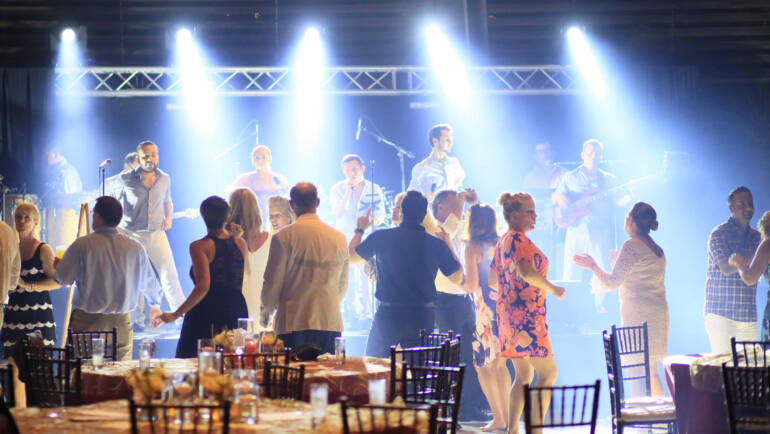 How to Motivate Your Employees with Corporate Incentive Travel